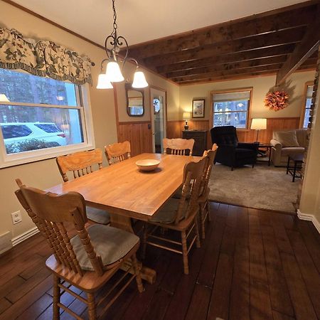 Saltbox Villa Thompsonville Exterior photo