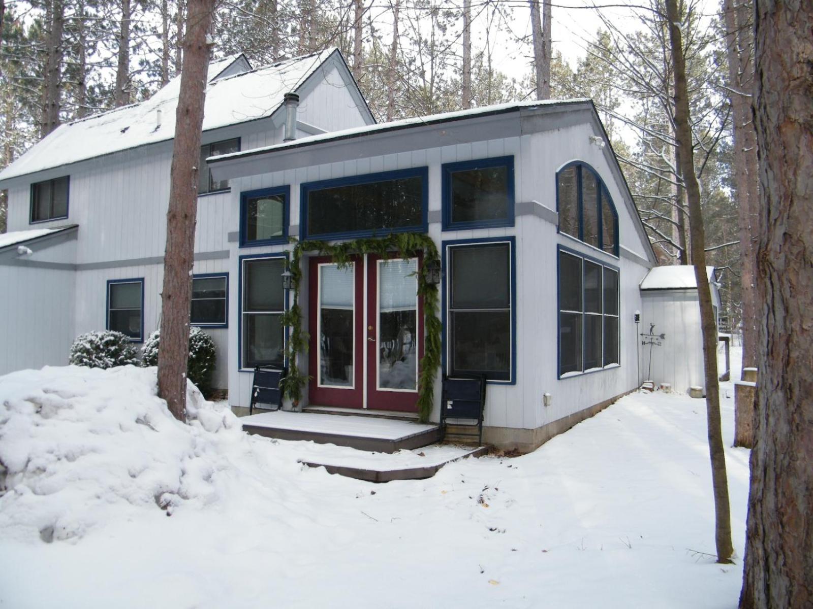 Saltbox Villa Thompsonville Exterior photo